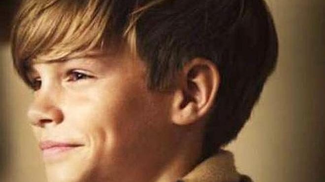 Romeo Beckham protagoniza la campaña navideña de Burberry