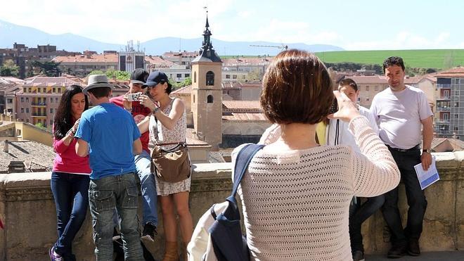 La Junta abordará hasta 2018 un centenar de medidas para captar y fidelizar turistas