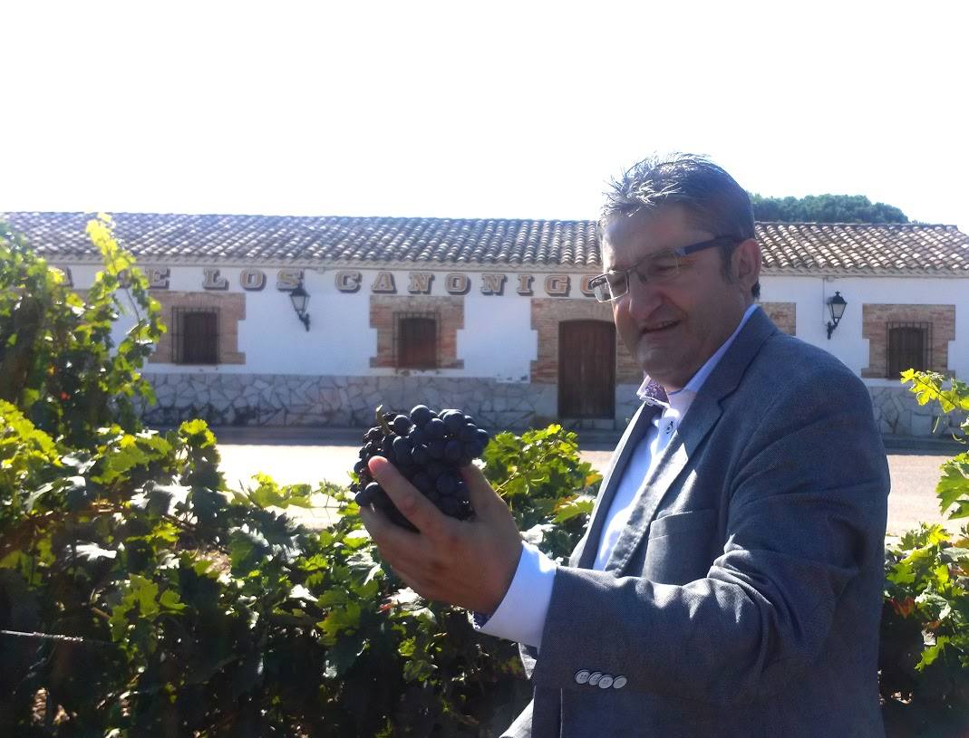 Óscar Campillo destaca que la familia de Dehesa de los Canónigos «representa lo mejor de nuestra tierra»