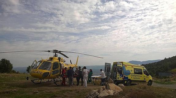 Evacuado un piloto de parapente en Cebreros tras sufrir una caída en la zona de despegue
