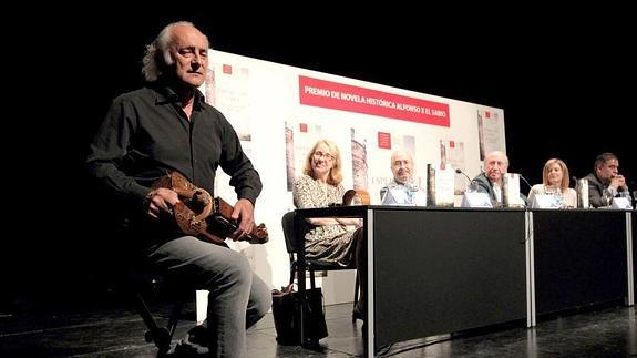 Peridis define su novela como un «‘Juego de tronos’ a la española»