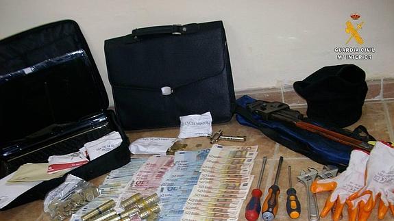 Detienen a cuatro personas que acababan de robar en un establecimiento de El Burgo de Osma