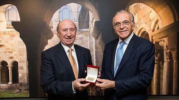 La Caixa recibe la Medalla de Oro de la Fundación Santa María la Real