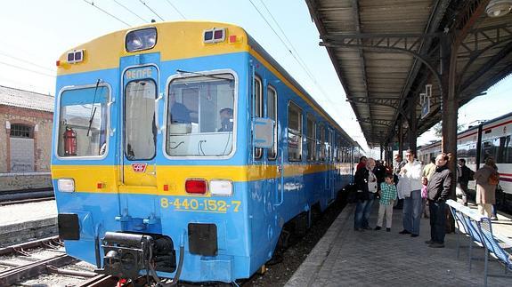 Un convoy histórico entre Chamartín y Segovia