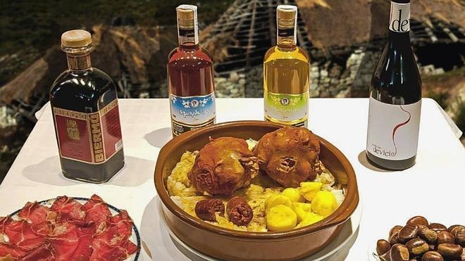Desde el restaurante 'El Balcón de las Médulas' nos enseñan a preparar el botillo de El Bierzo