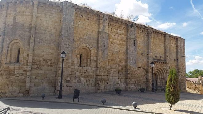 Una pareja compra una iglesia de Villalba de los Alcores para darle un uso cultural