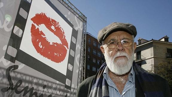 Tras la mentira verdadera