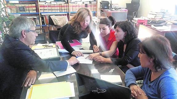 El Ayuntamiento guardense busca solución al aumento de gatos callejeros