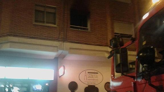 Arde un piso vacío en Las Delicias