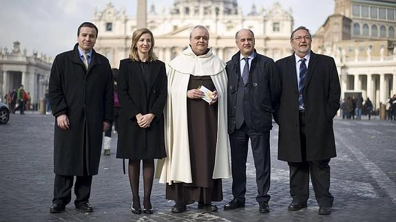 El alcalde de Ávila visitará de nuevo al Papa el día 10 para invitarle al centenario de Santa Teresa