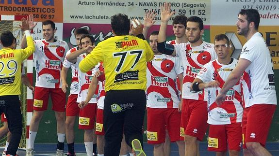 Quince días eternos sin balonmano en Nava