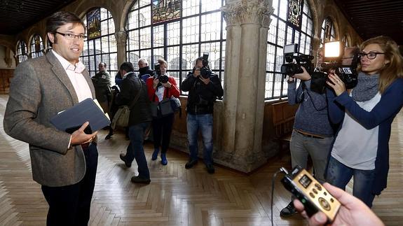 Un pleno extraordinario consuma el abandono de Marcos Martínez de la Diputación de León