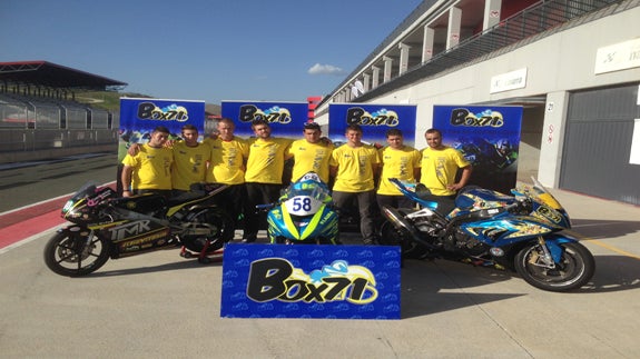 Alumnos de un instituto de Arévalo realizan prácticas en la preparación y puesta a punto de las motocicletas del equipo BOX 71
