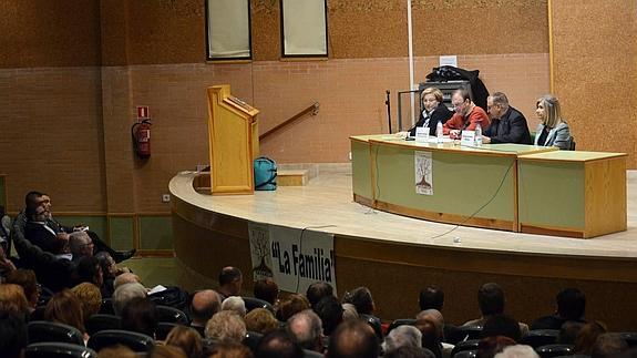 El obispo Castellanos alerta en Delicias contra la «violencia de los mercados»