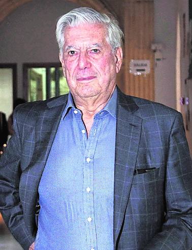 La Usal premia la genialidad de Vargas Llosa con elDoctorado Honoris Causa