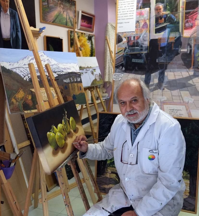 La calle de Parquesol que saluda a sus paseantes con las voces de Pessoa y Unamuno