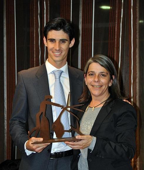 Víctor Barrio consigue el premio al mejor volapié de la feria taurina de Villaviciosa de Odón