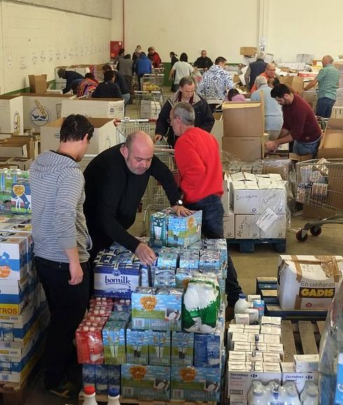 Así se reparten los 225.000 kilos de comida recogida en la macroperación kilo del Banco de Alimentos