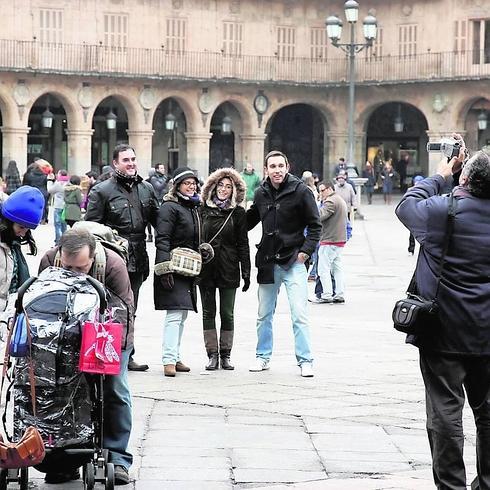 El puente de la Constitución arranca con heladas y máximas de 8 grados