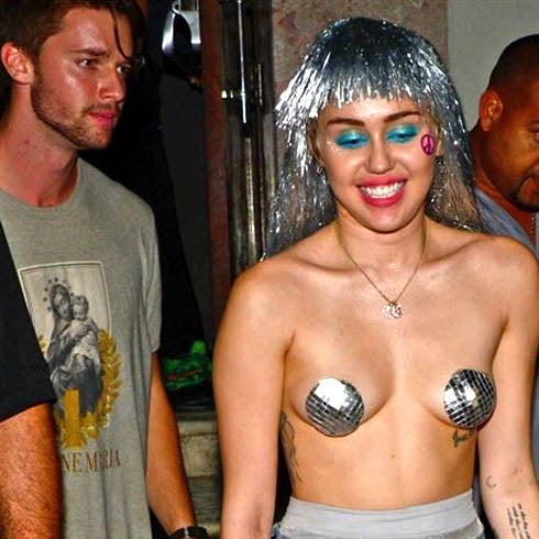 Miley Cyrus y Patrick Schwarzenegger pasean su amor por Miami