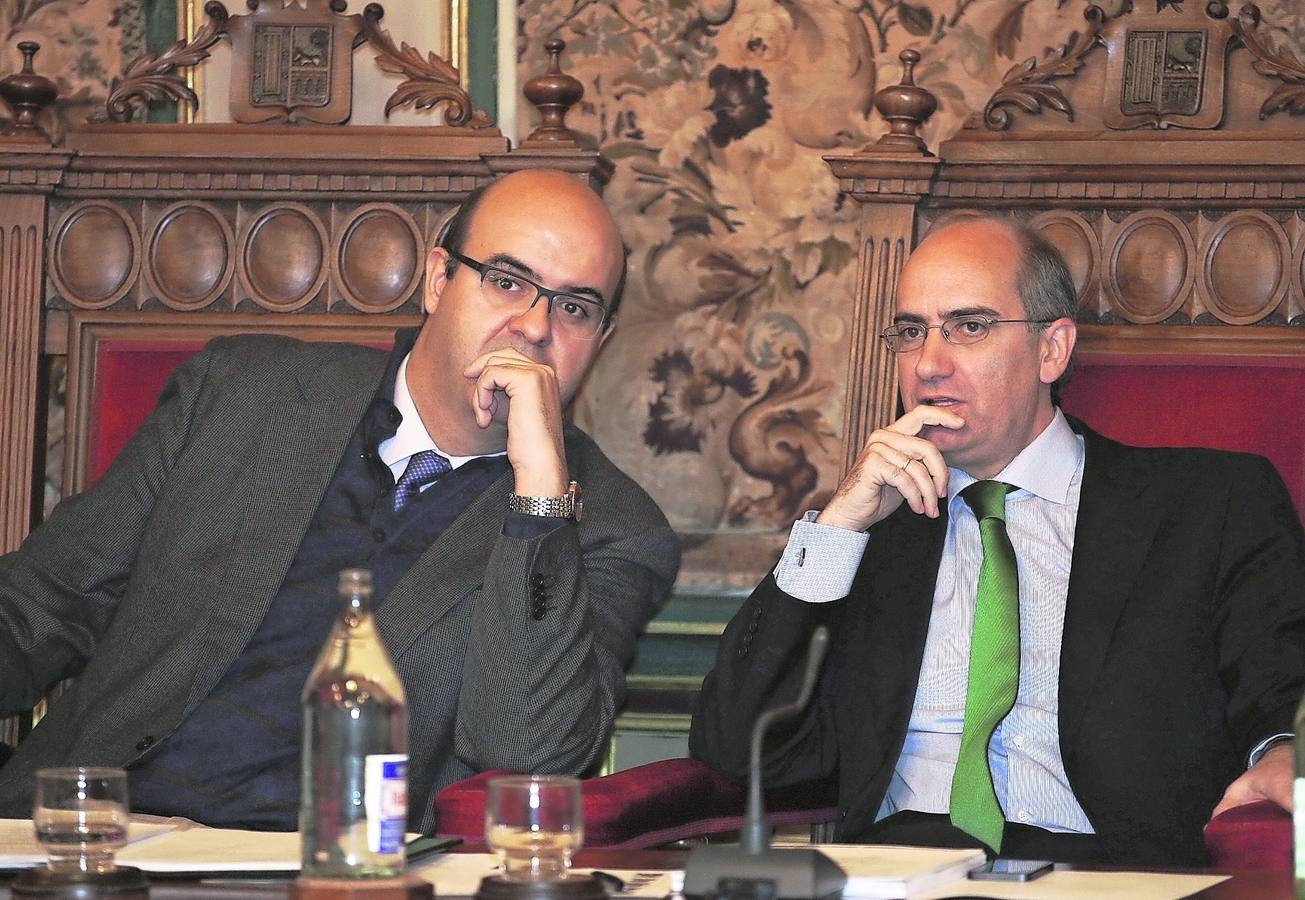 Cámara y Confaes llevan a Anticorrupción los contratos «opacos» de la Diputación