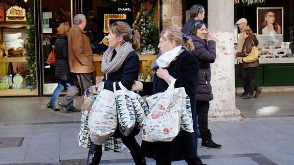 La campaña navideña anima a abrir a una de cada cuatro tiendas del centro