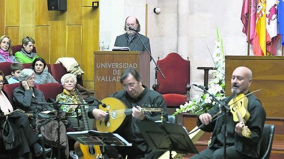El origen de los Reyes Magos y el porqué de la misa del gallo, en el Auto de Navidad