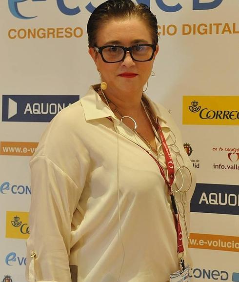 Paloma Llaneza: «Me parece terrible que los padres muestren a sus hijos en redes sociales»