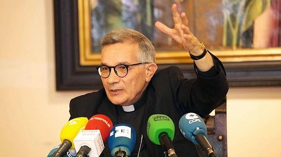 El nuevo obispo, César Franco, toma posesión en la Catedral este sábado