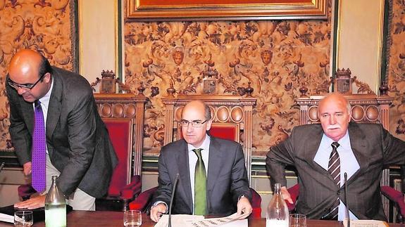 El PSOE volverá a la vía judicial si Iglesias no entrega la documentación de los contratos