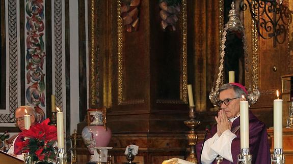 Monseñor Franco, con la patrona