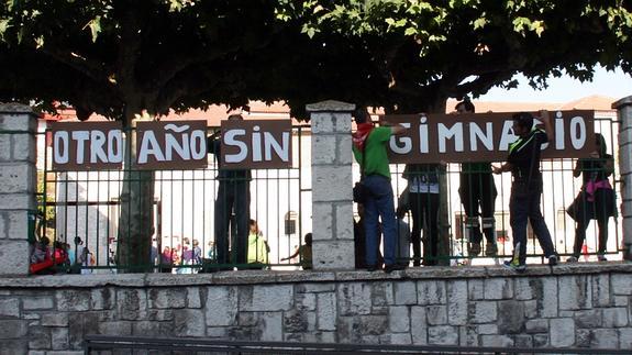 Izquierda Unida critica la falta de información sobre el futuro del gimnasio de La Villa