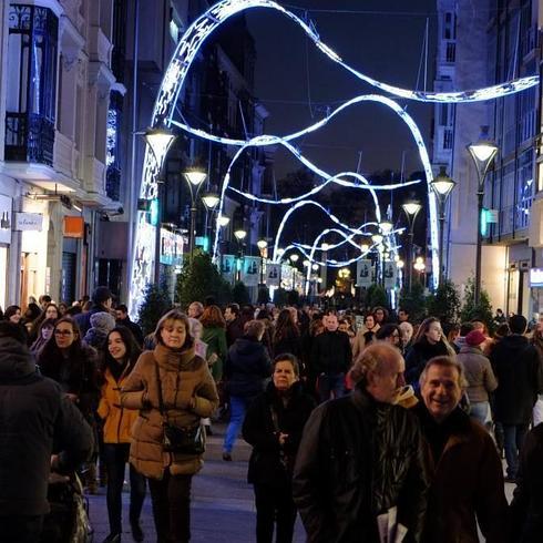 Las compras de última hora saturan el comercio de Valladolid