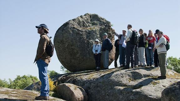 Más del 25% de los lugares de interés geológico de Segovia tienen padrino