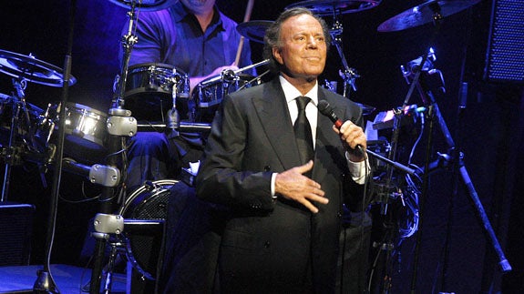 Posible retirada de Julio Iglesias de los escenarios para el año que viene