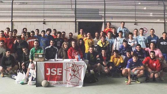 Los socialistas de Sanchonuño recogen más de 200 kilos de alimentos en un torneo solidario