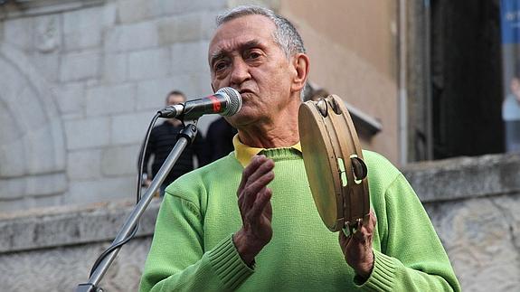 Músicos y amigos organizan un homenaje al cantante Ismael Peña en Madrid