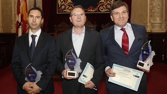 La Diputación premia a Alfonso Jiménez y a las empresas Caballero Rojo y Damma