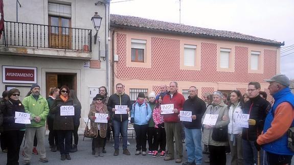 La marcha contra la violencia de género rinde homenaje a las víctimas de París