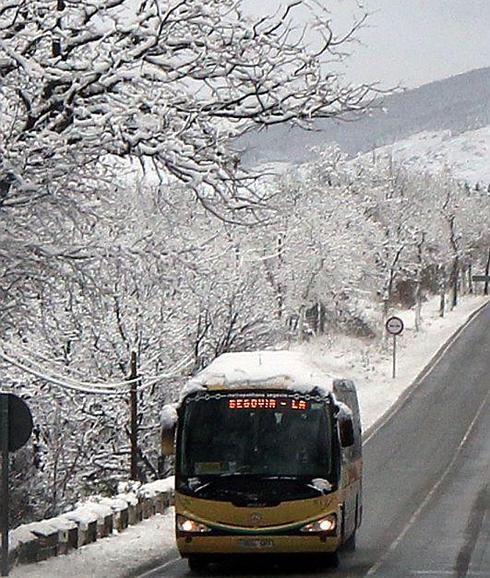 Las heladas afectan a tres rutas de transporte escolar y dejan a 27 alumnos sin clase