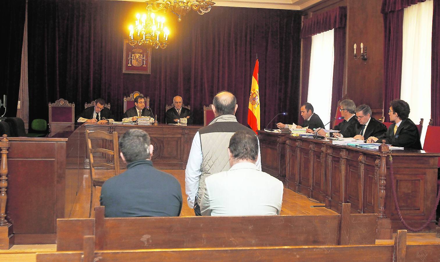 Los tres acusados niegan que quemaran una casa en Boadilla para cobrar el seguro