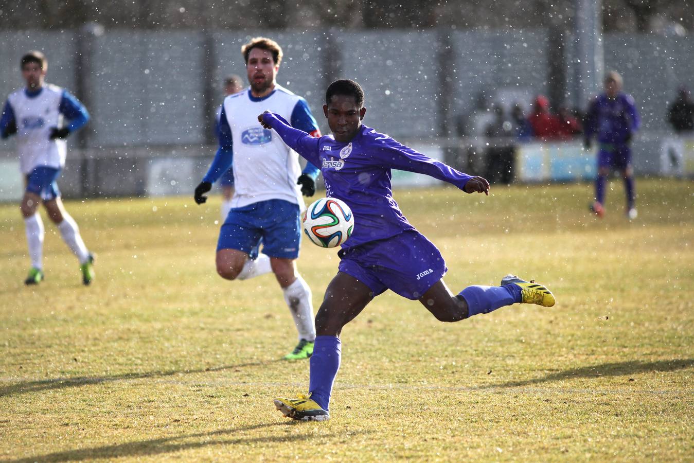 El Cristo Atlético regala dos puntos al Almazán