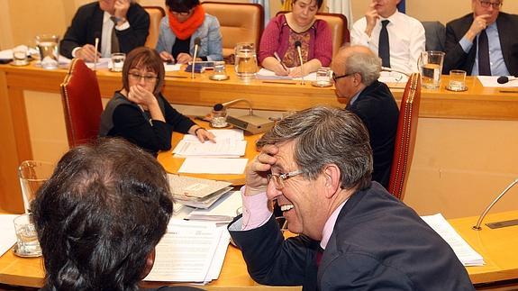 Enfado mayúsculo en el PP con Garvía y Postigo por lo ocurrido en el pleno