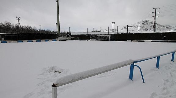 La nieve no deja en paz al CD La Granja