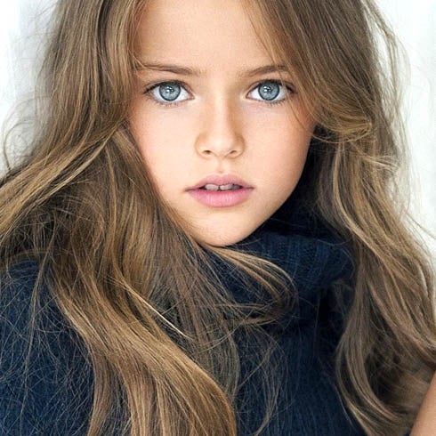 La niña más guapa del mundo no desfila en Barcelona por un trámite burocrático
