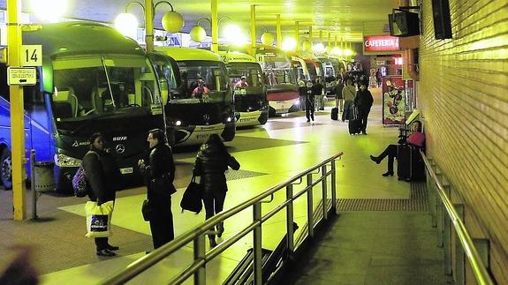 Denuncian horarios incompatibles y recortes en el transporte de viajeros