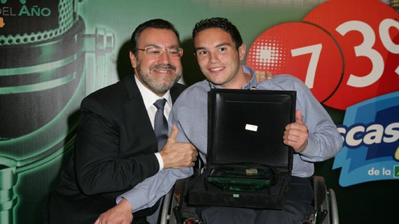 La ONCE reconoce a su agente en Arévalo Raúl Martín como mejor vendedor de 2014 en la región