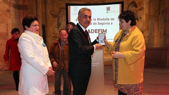 Apadefim recibe el reconocimiento de la ciudad