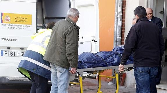 La Policía busca a un hijo de la mujer hallada muerta en León como principal sospechoso