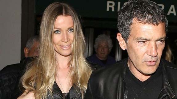 Antonio Banderas presume de su chica Nicole Kimpel en Los Ángeles